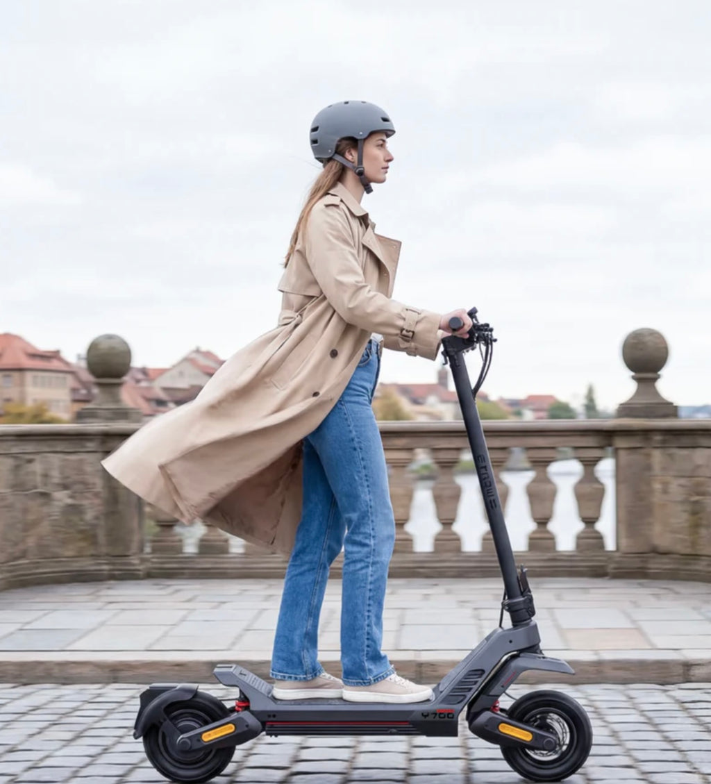 ENGWE Y700 Electric Scooter 1200W 85KM Range